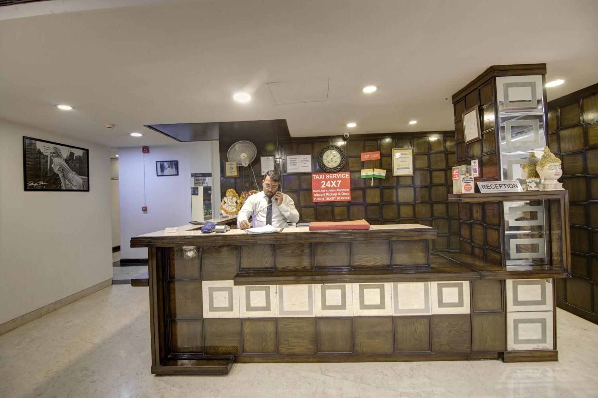 Hotel Venus Plaza Új-Delhi Kültér fotó