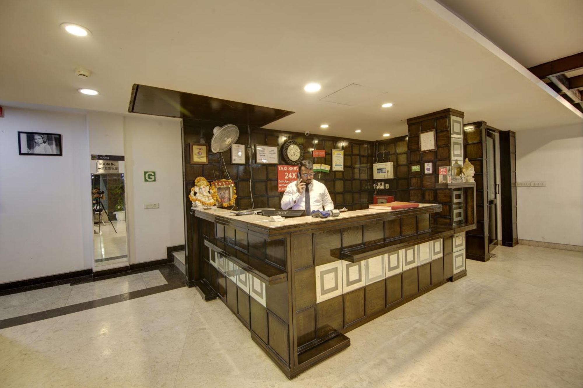 Hotel Venus Plaza Új-Delhi Kültér fotó