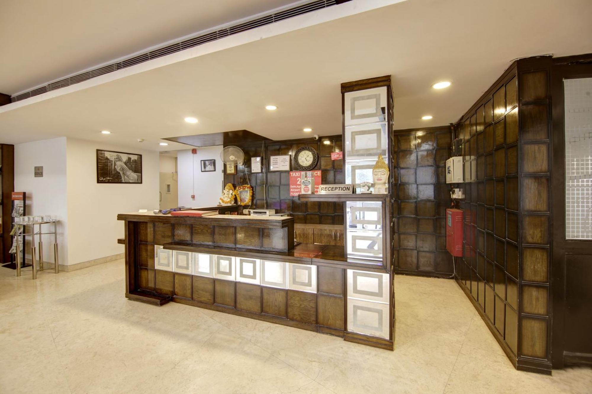 Hotel Venus Plaza Új-Delhi Kültér fotó