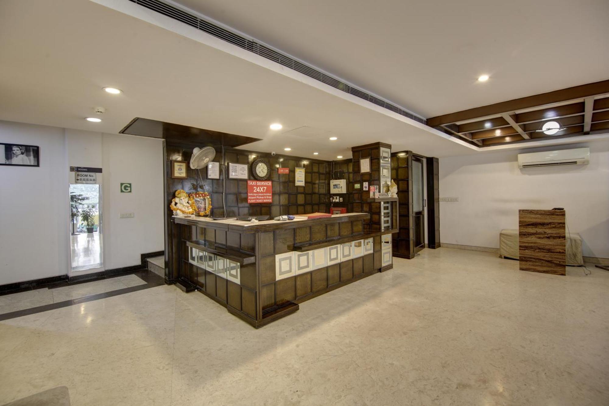 Hotel Venus Plaza Új-Delhi Kültér fotó