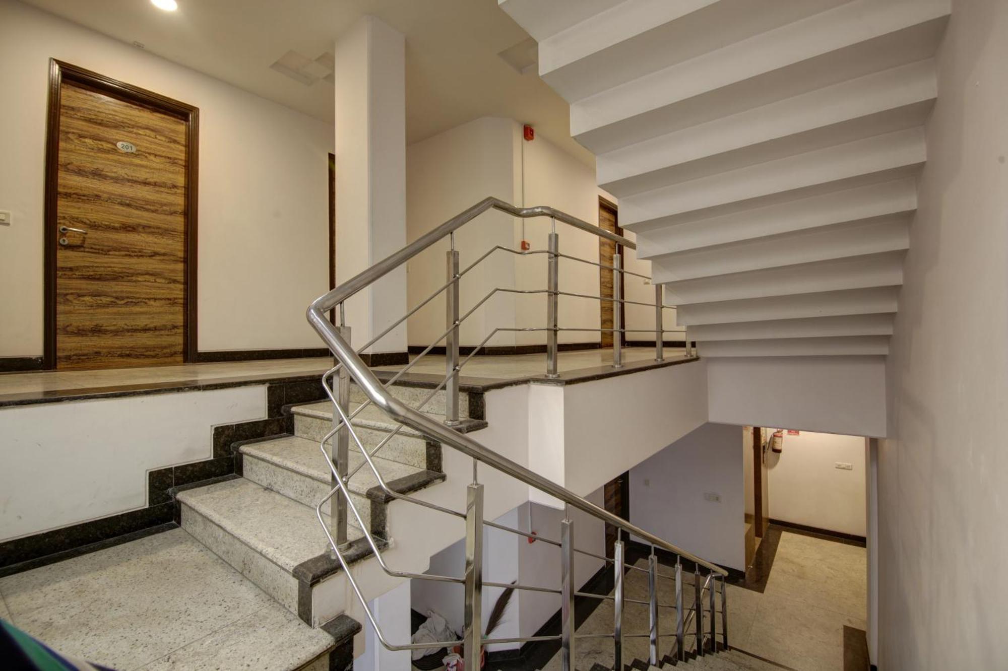 Hotel Venus Plaza Új-Delhi Kültér fotó