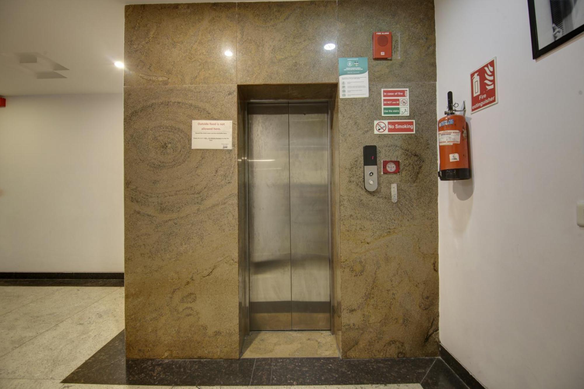 Hotel Venus Plaza Új-Delhi Kültér fotó