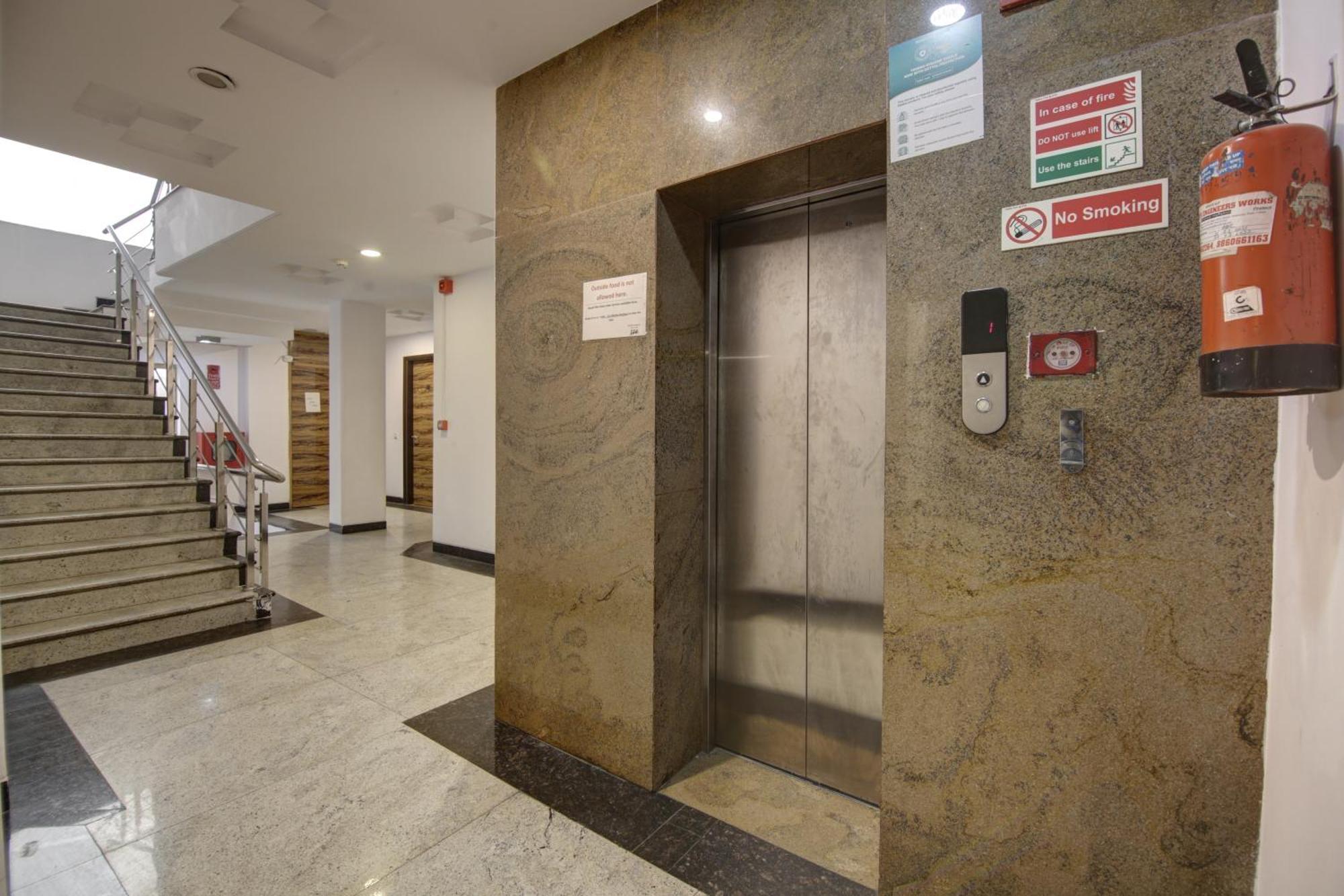 Hotel Venus Plaza Új-Delhi Kültér fotó