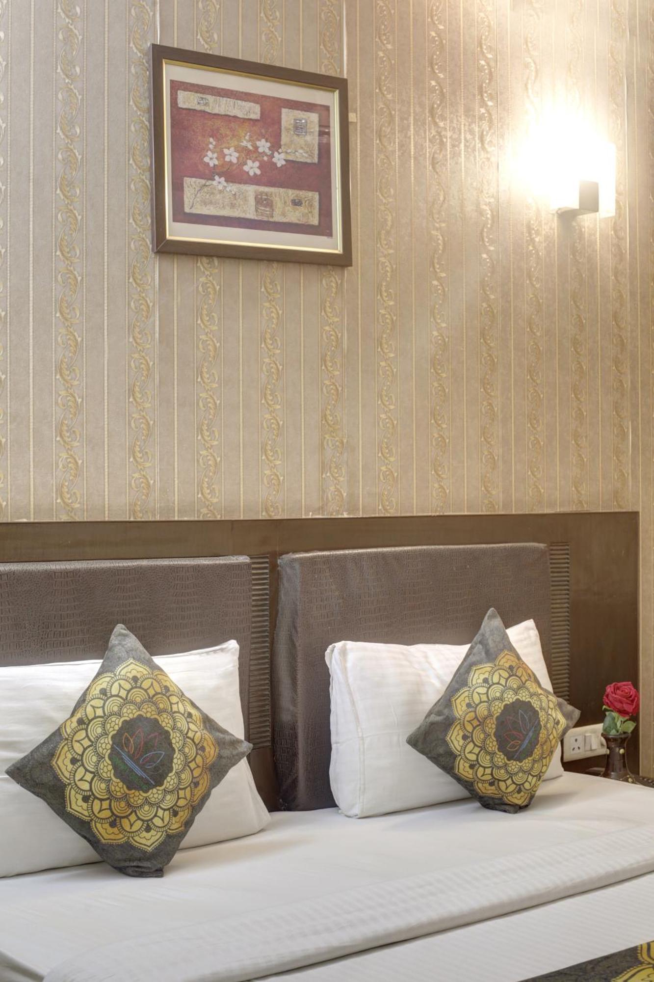Hotel Venus Plaza Új-Delhi Kültér fotó