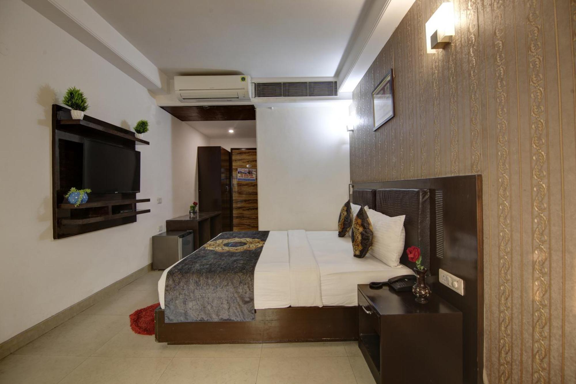 Hotel Venus Plaza Új-Delhi Kültér fotó