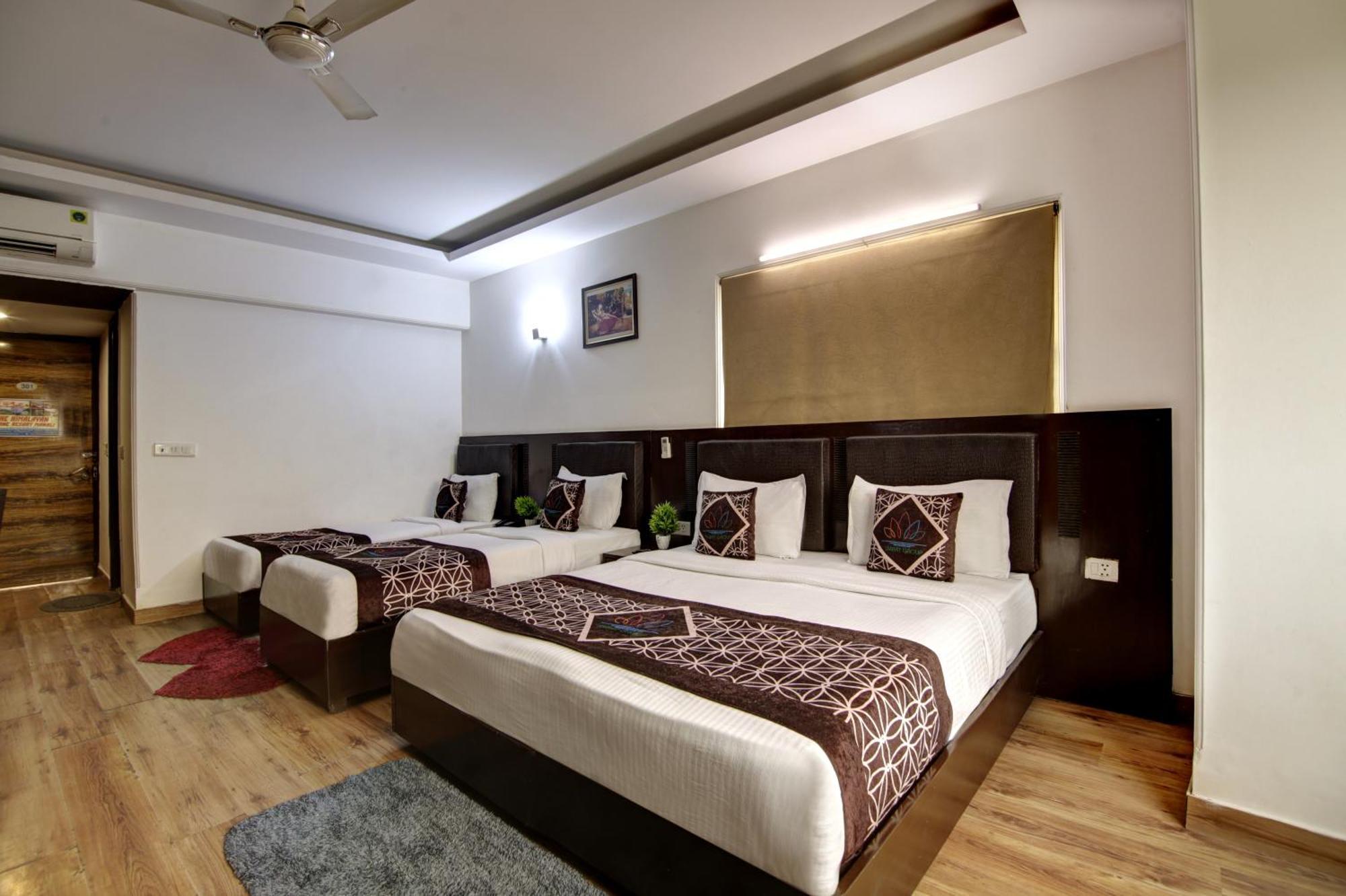 Hotel Venus Plaza Új-Delhi Kültér fotó