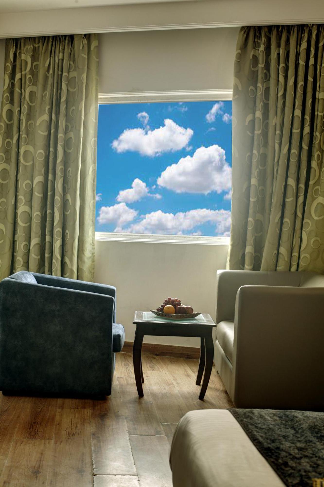 Hotel Venus Plaza Új-Delhi Kültér fotó